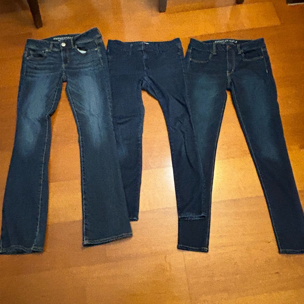 Lot of women’s jeans size 4/6 American Eagle and Abercrombie.